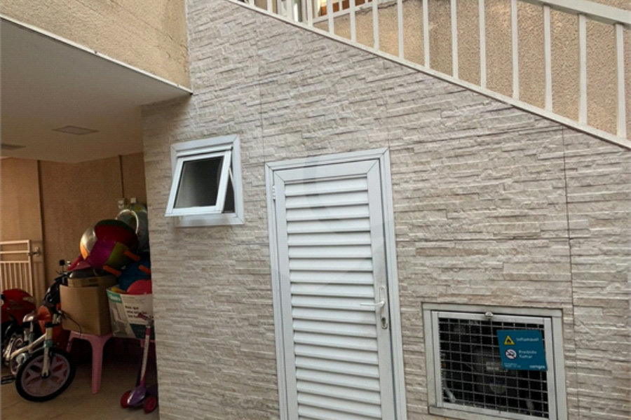 Casa à venda com 3 quartos, sendo 1 suíte, no condomínio Vila Siqueira, São Paulo - SP