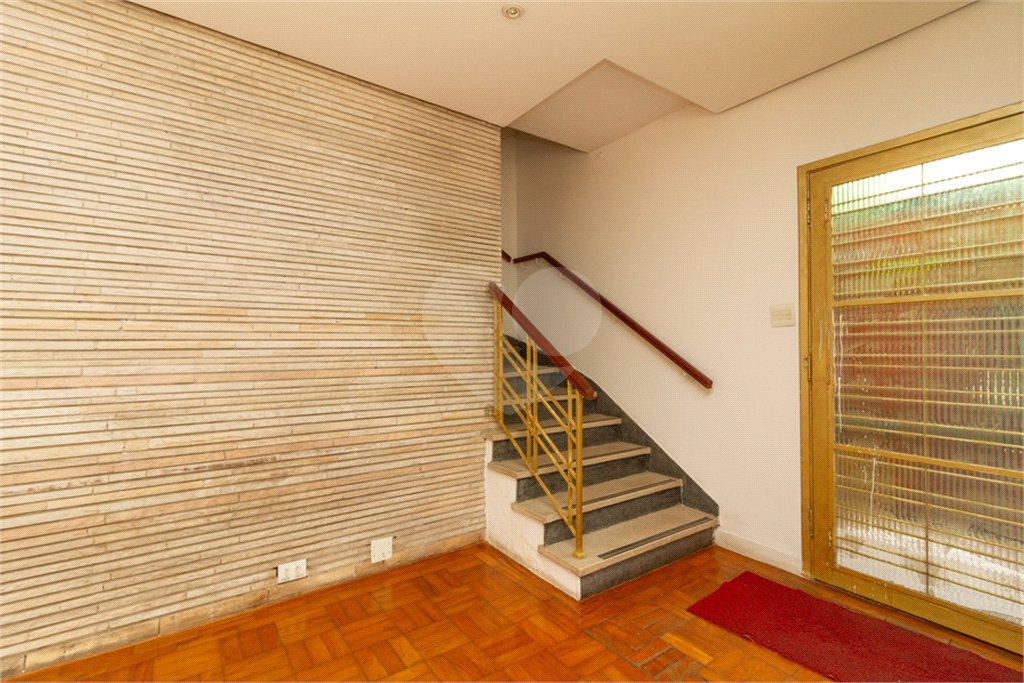 Sobrado à venda com 3 quartos, sendo 1 suíte, em Vila Olímpia, São Paulo, SP