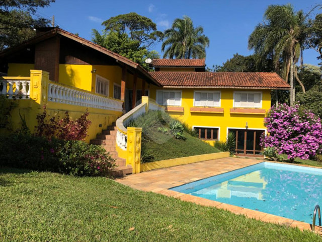 Casa Térrea à venda com 4 quartos, sendo 2 suítes,  em Roseira, Mairiporã, SP