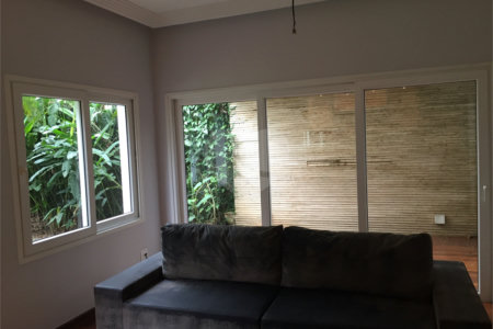 Casa à venda com 4 quartos, sendo 2 suítes, no condomínio Residencial Morumbi, São Paulo - SP