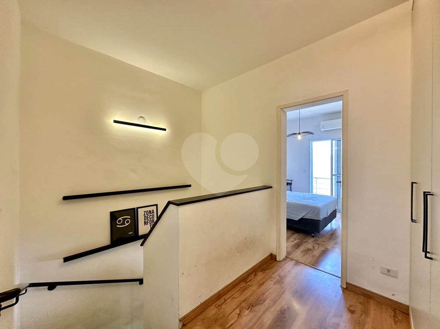 Casa à venda com 3 quartos, sendo 1 suíte, no condomínio Villaggio Viana, Cotia - SP