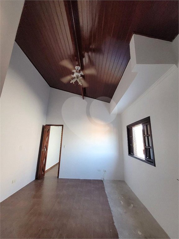 Sobrado à venda com 3 quartos, sendo 1 suíte,  em Jardim Ana Rosa, Suzano, SP