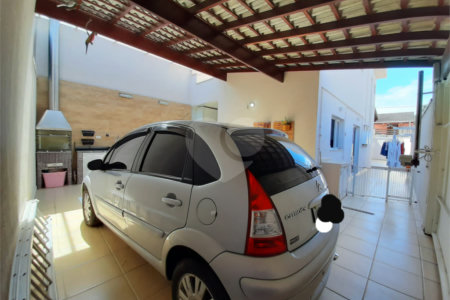 Sobrado à venda com 3 quartos, sendo 1 suíte, em Vila Suissa, Mogi das Cruzes, SP