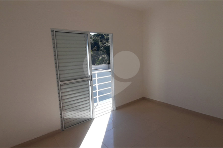 Sobrado à venda com 3 quartos, sendo 1 suíte, em Serra da Cantareira, Mairiporã, SP