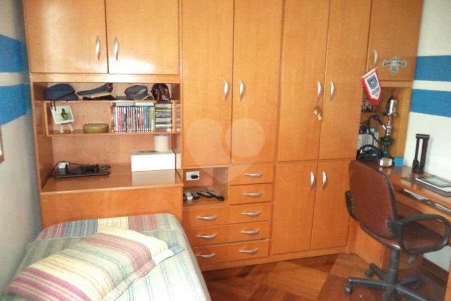 Sobrado à venda com 4 quartos, sendo 1 suíte,  em Parque Edu Chaves, São Paulo, SP