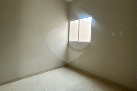 Casa à venda com 3 quartos, sendo 1 suíte,  em Ipê, Três Lagoas, MS