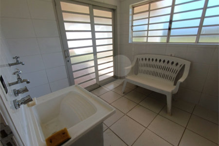 Chácara à venda com 4 quartos, sendo 1 suíte, em Vila Vilma (mailasqui), São Roque, SP