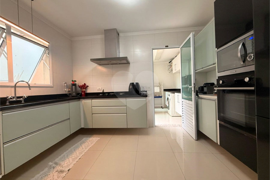 Casa à venda com 4 quartos, sendo 2 suítes, no condomínio Florada da Serra, São Paulo - SP