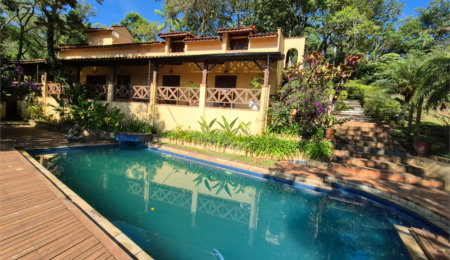 Casa à venda com 3 quartos, sendo 1 suíte,  no condomínio Parque Petrópolis 4 Secção, Mairiporã - SP