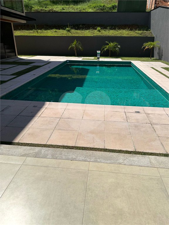 Casa à venda com 5 suítes no condomínio Porto de Atibaia, Atibaia - SP