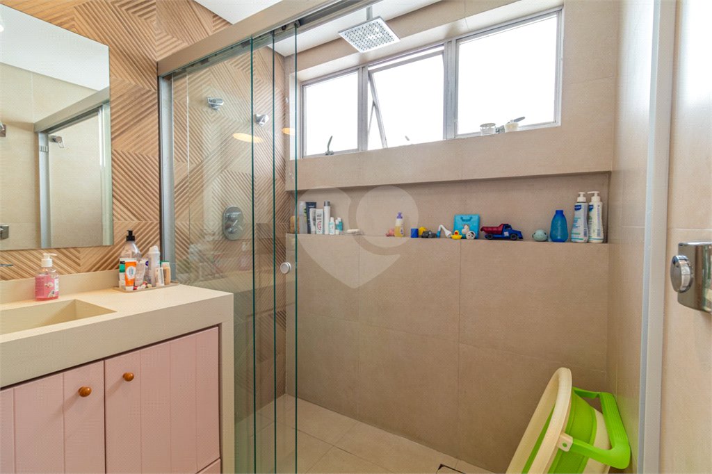 Apartamento à venda com 3 quartos, sendo 1 suíte, em Moema, São Paulo, SP