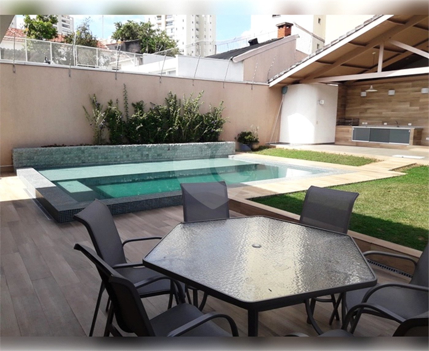 Casa à venda com 4 quartos, sendo 3 suítes, em Santana, São Paulo, SP