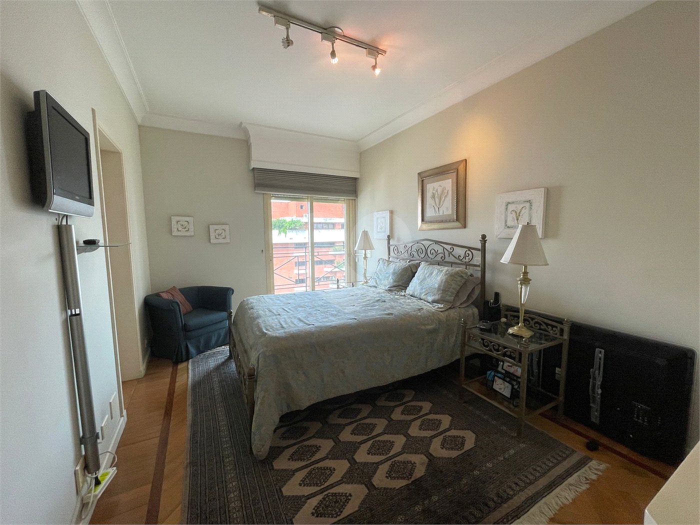 Apartamento à venda com 3 suítes em Campo Belo, São Paulo, SP