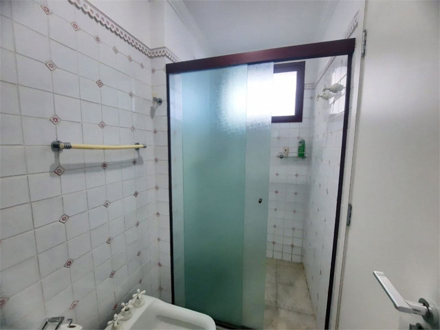Apartamento Residencial à venda, Pitangueiras, Guarujá - AP0136.