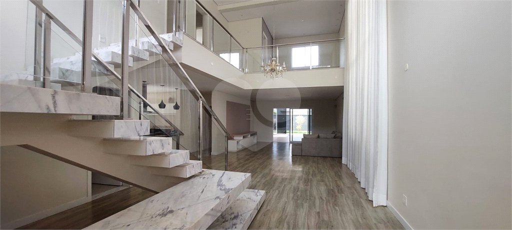 Casa à venda com 3 suítes no condomínio Figueira Garden, Atibaia - SP