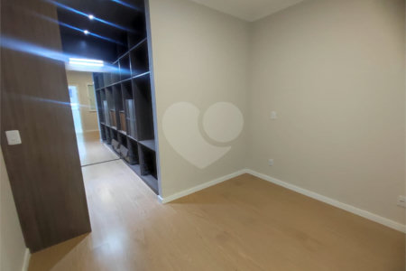 Apartamento à venda com 3 quartos, sendo 2 suítes,  em Jardim Arpoador, São Paulo, SP