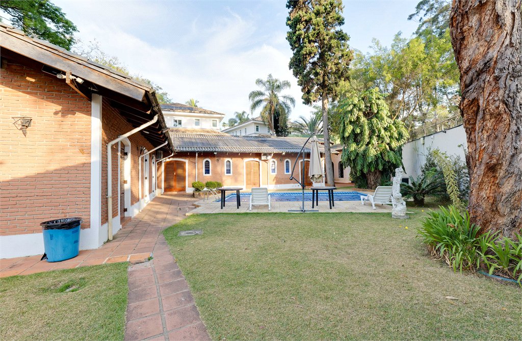 Casa Térrea à venda com 5 quartos, sendo 2 suítes, em Alto da Boa Vista, São Paulo, SP