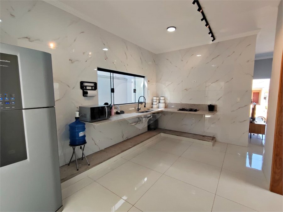 Casa à venda com 3 quartos no condomínio Residencial Lago dos Ipês, Itapetininga - SP