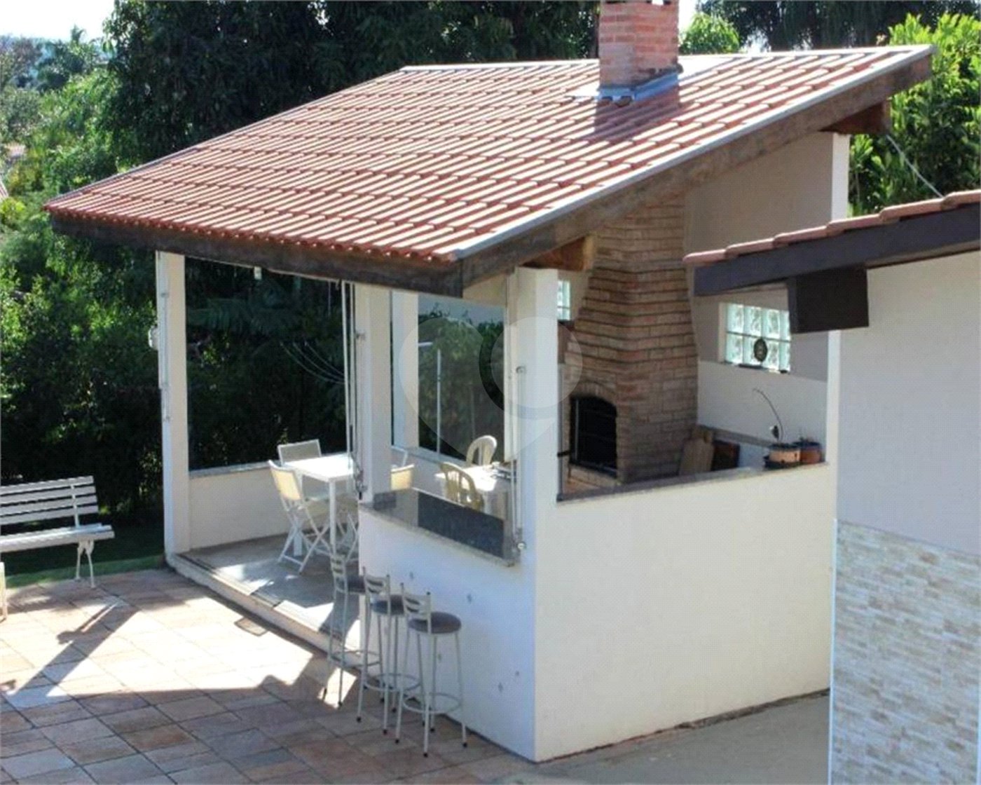 Casa à venda com 4 quartos, sendo 2 suítes, no condomínio Vinhas da Vista Alegre - Lado Sede, Vinhedo - SP