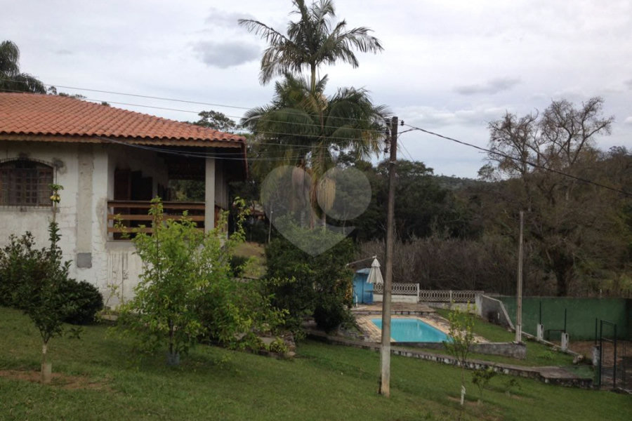 Chácara à venda com 3 quartos, sendo 1 suíte, no Centro, Bom Jesus dos Perdões, SP
