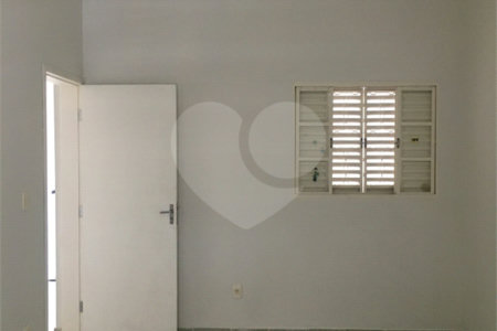 Sobrado à venda com 4 quartos, sendo 1 suíte, em Vila Rubens, Indaiatuba, SP