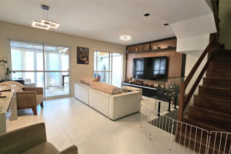 Casa à venda com 3 quartos, sendo 1 suíte, no condomínio Flora Park, São Paulo - SP