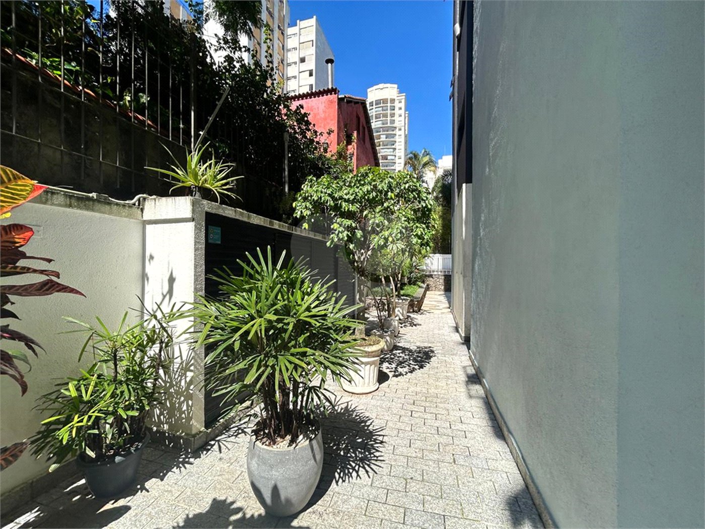 Apartamento para alugar com 3 quartos, sendo 1 suíte,  em Pinheiros, São Paulo, SP