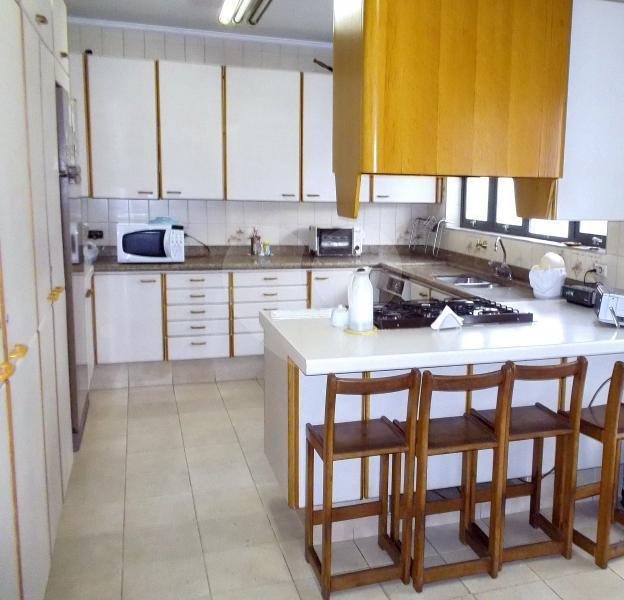 Sobrado à venda com 4 quartos, sendo 2 suítes, em Jardim Leonor, São Paulo, SP
