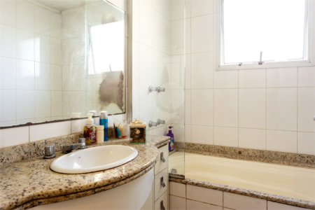Apartamento à venda com 3 suítes em Alto da Boa Vista, São Paulo, SP