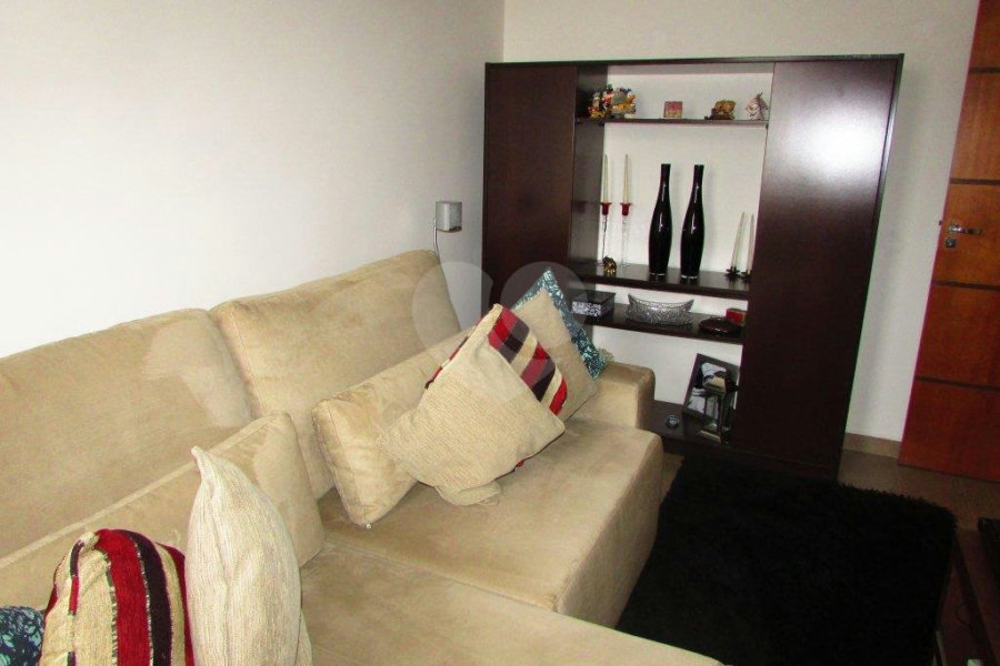 Sobrado à venda com 3 quartos, sendo 1 suíte,  em Vila Constança, São Paulo, SP
