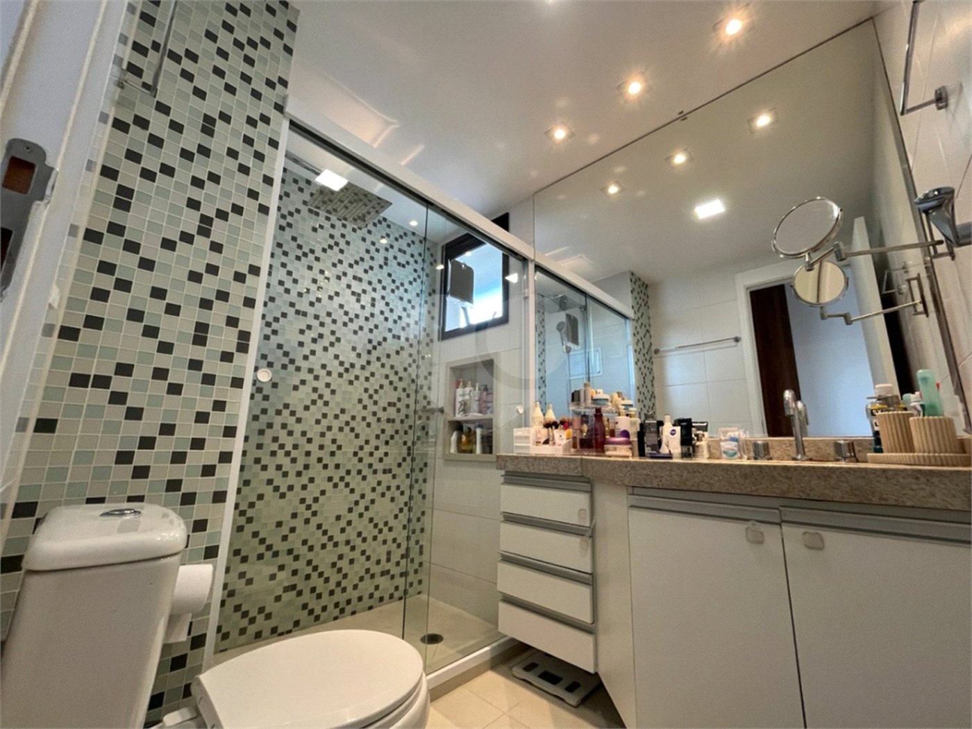 Apartamento à venda com 3 suítes em Campo Belo, São Paulo, SP