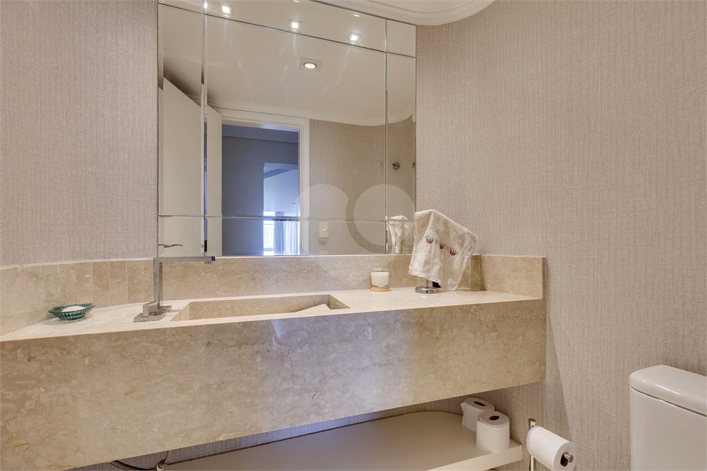 Apartamento à venda com 4 quartos, sendo 1 suíte, em Santo Amaro, São Paulo, SP