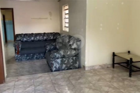 Casa à venda com 3 quartos, sendo 1 suíte,  no Centro, Salto, SP
