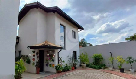 Casa à venda com 3 quartos, sendo 2 suítes,  no condomínio Residencial Marchant Buarque, Atibaia - SP