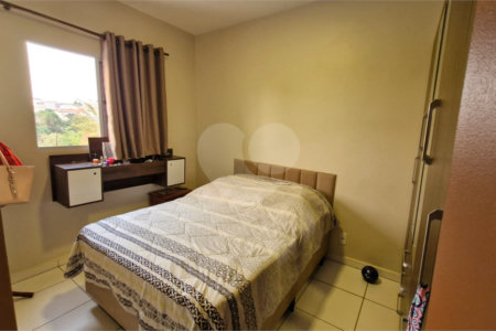 Apartamento à venda no condomínio Parque das Acácias.