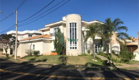 Casa à venda com 3 suítes no condomínio Damha II, São Carlos - SP