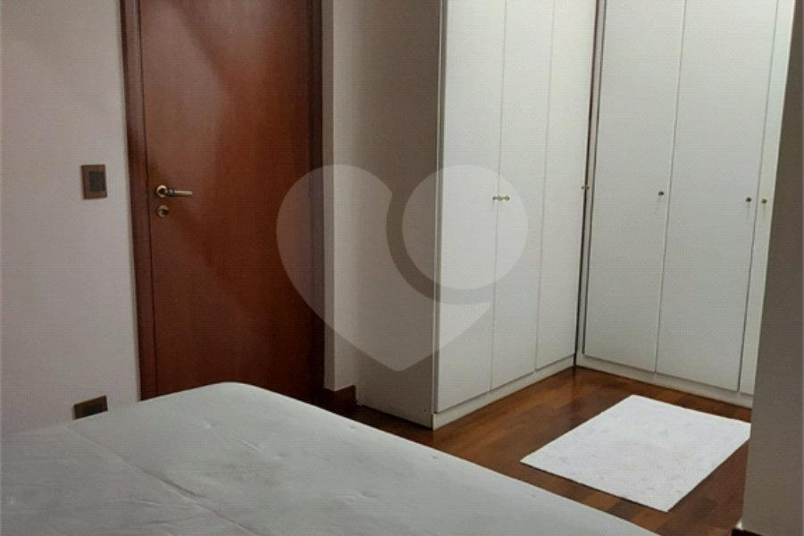 Sobrado à venda com 4 quartos, sendo 1 suíte, em Serra da Cantareira, Mairiporã, SP