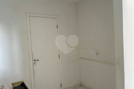 Sobrado à venda com 3 quartos em Jardim Petrópolis, Cotia, SP