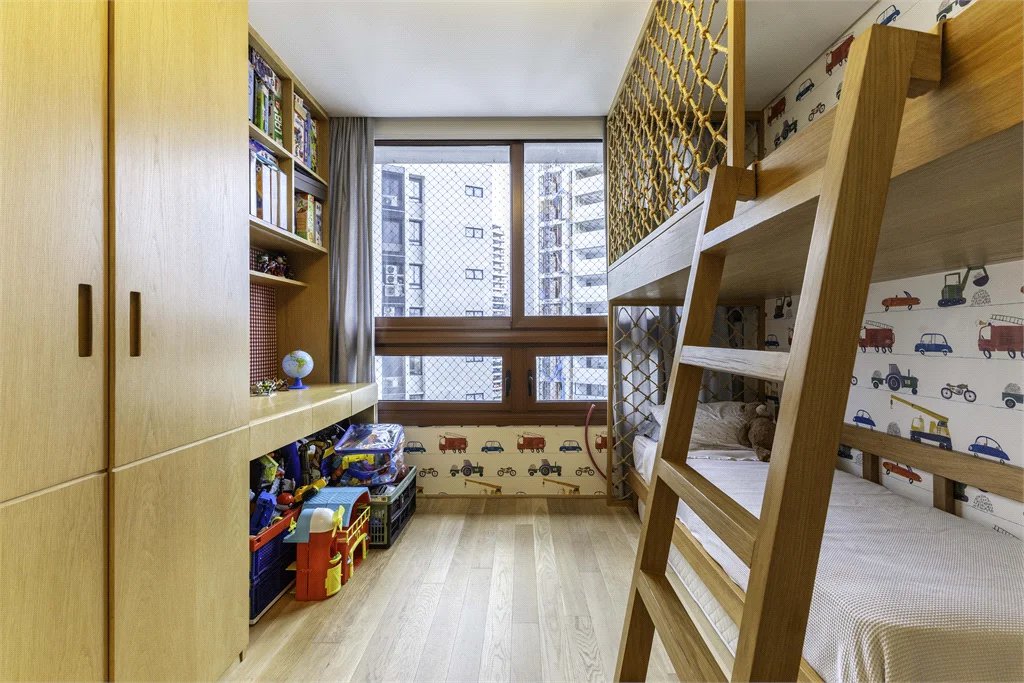Apartamento à venda com 3 suítes em Jardim das Bandeiras, São Paulo, SP