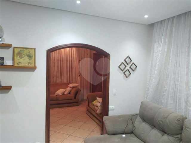 Casa à venda com 4 quartos, sendo 1 suíte,  em Jardim Santa Cecília, Guarulhos, SP