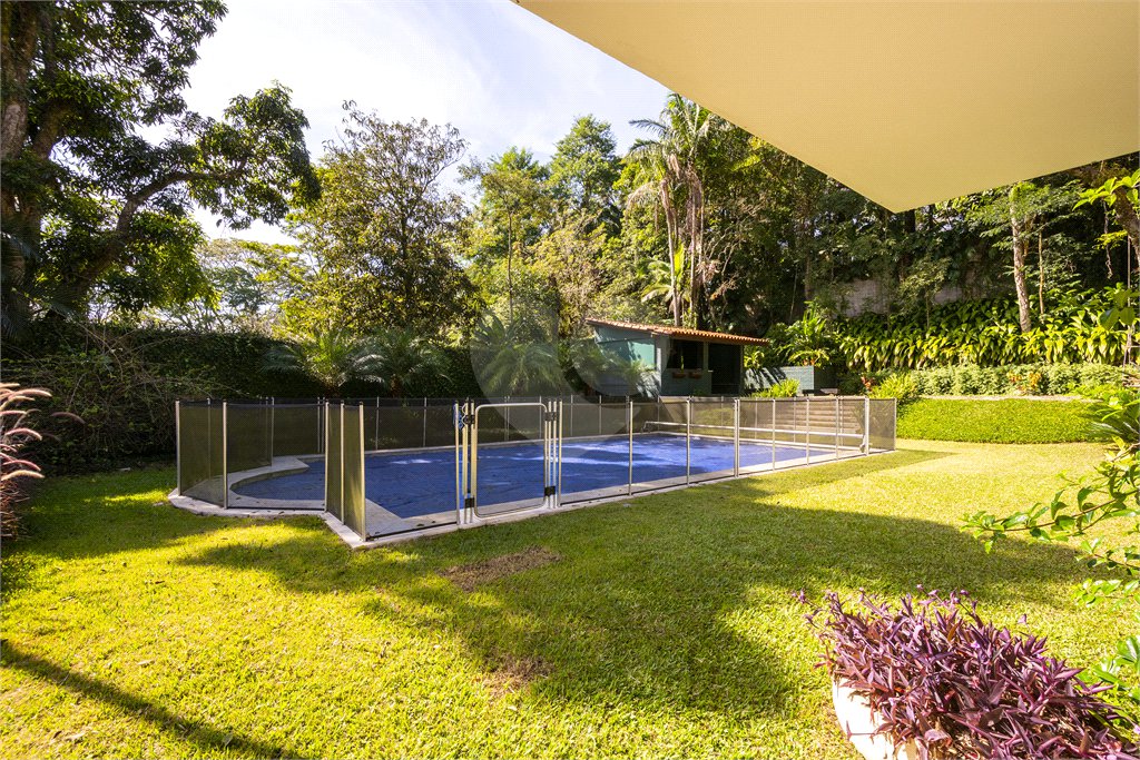 Casa à venda com 4 suítes no condomínio Chácara Flora, São Paulo - SP