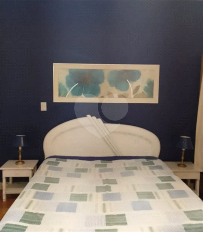 Apartamento Reformado à Venda – Localização Privilegiada!