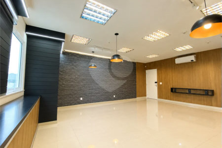 Sala Comercial com Renda no Domo Business – 56 m² Distribuídos em 2 Ambientes!