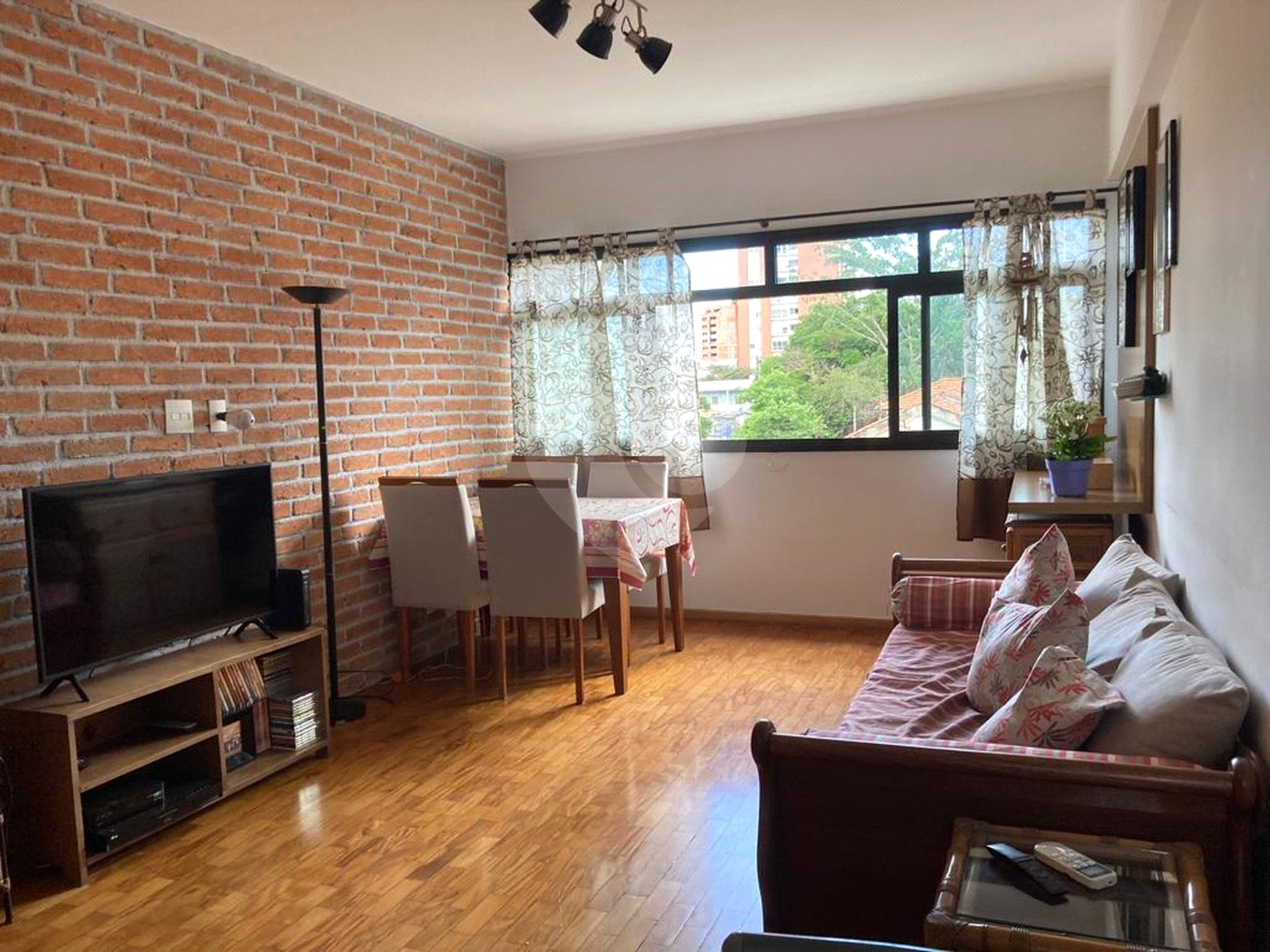 Apartamento à venda com 3 quartos, sendo 1 suíte,  em Santo Amaro, São Paulo, SP