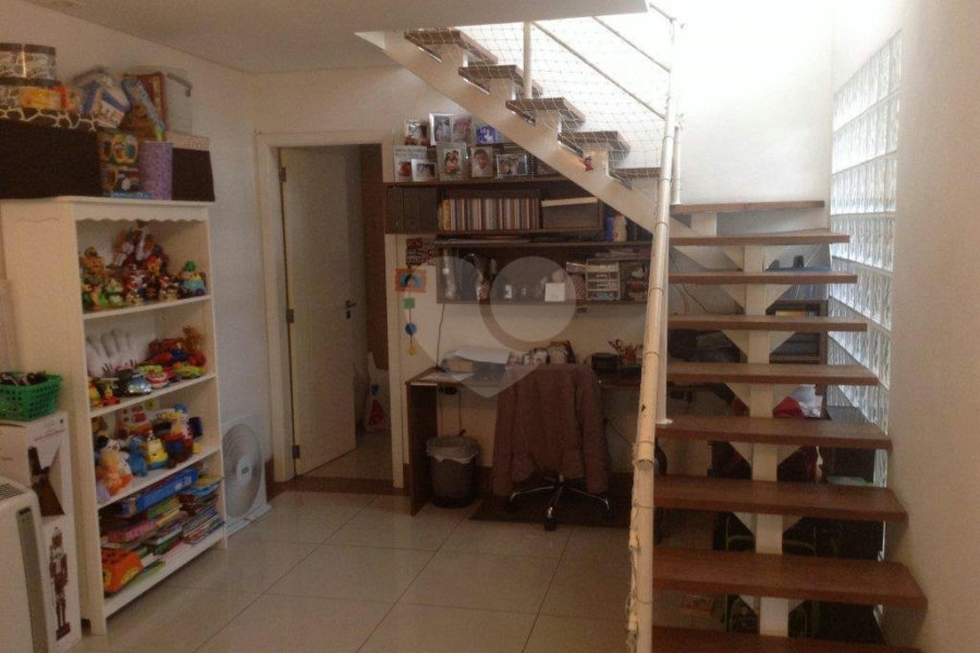 Sobrado à venda com 3 quartos, sendo 1 suíte,  em Vila Mazzei, São Paulo, SP