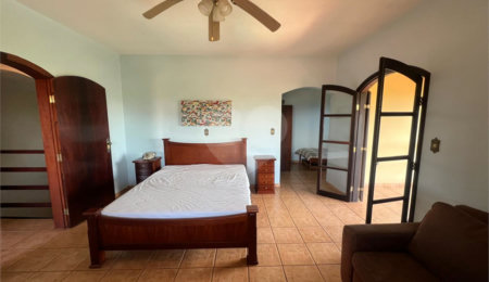 Casa à venda com 4 quartos, sendo 1 suíte, em Alpes D'ouro, Bom Jesus dos Perdões, SP