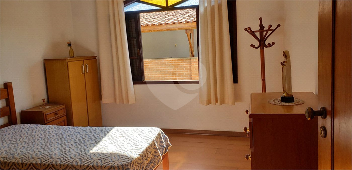 Sobrado à venda com 3 quartos, sendo 1 suíte, em Tremembé, São Paulo, SP
