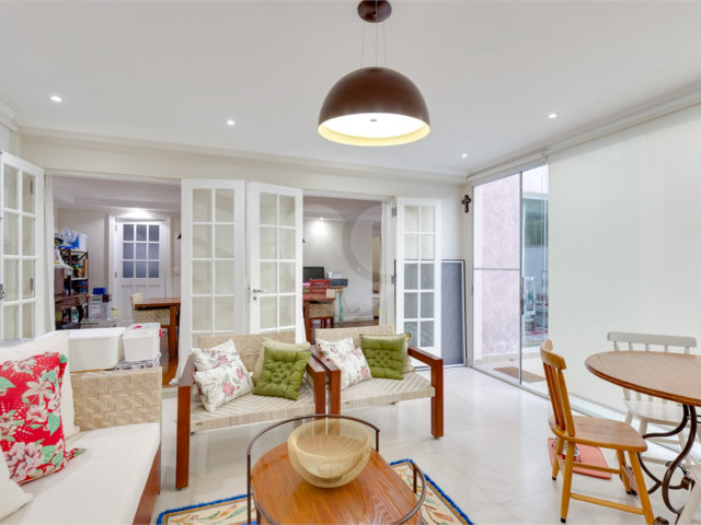 Casa à venda com 4 suítes no condomínio The Royal Stone Village, São Paulo - SP