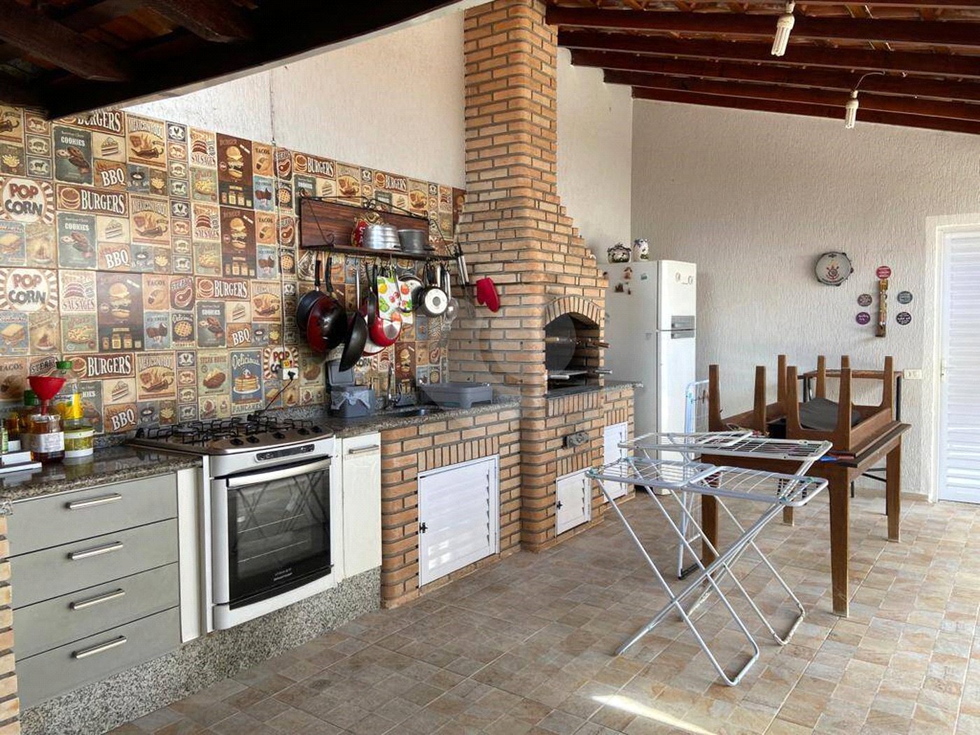 Casa à venda com 3 quartos, sendo 1 suíte, em Vila Acoreana, Poá, SP