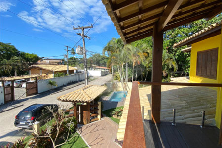 Casa à venda com 4 quartos, sendo 3 suítes, no condomínio Ipê Amarelo, Porto Seguro - BA